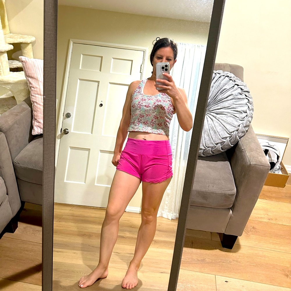 Lululemon sonic pink speed up shorts